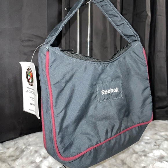 Vintage Reebok - Picture 3 of 4